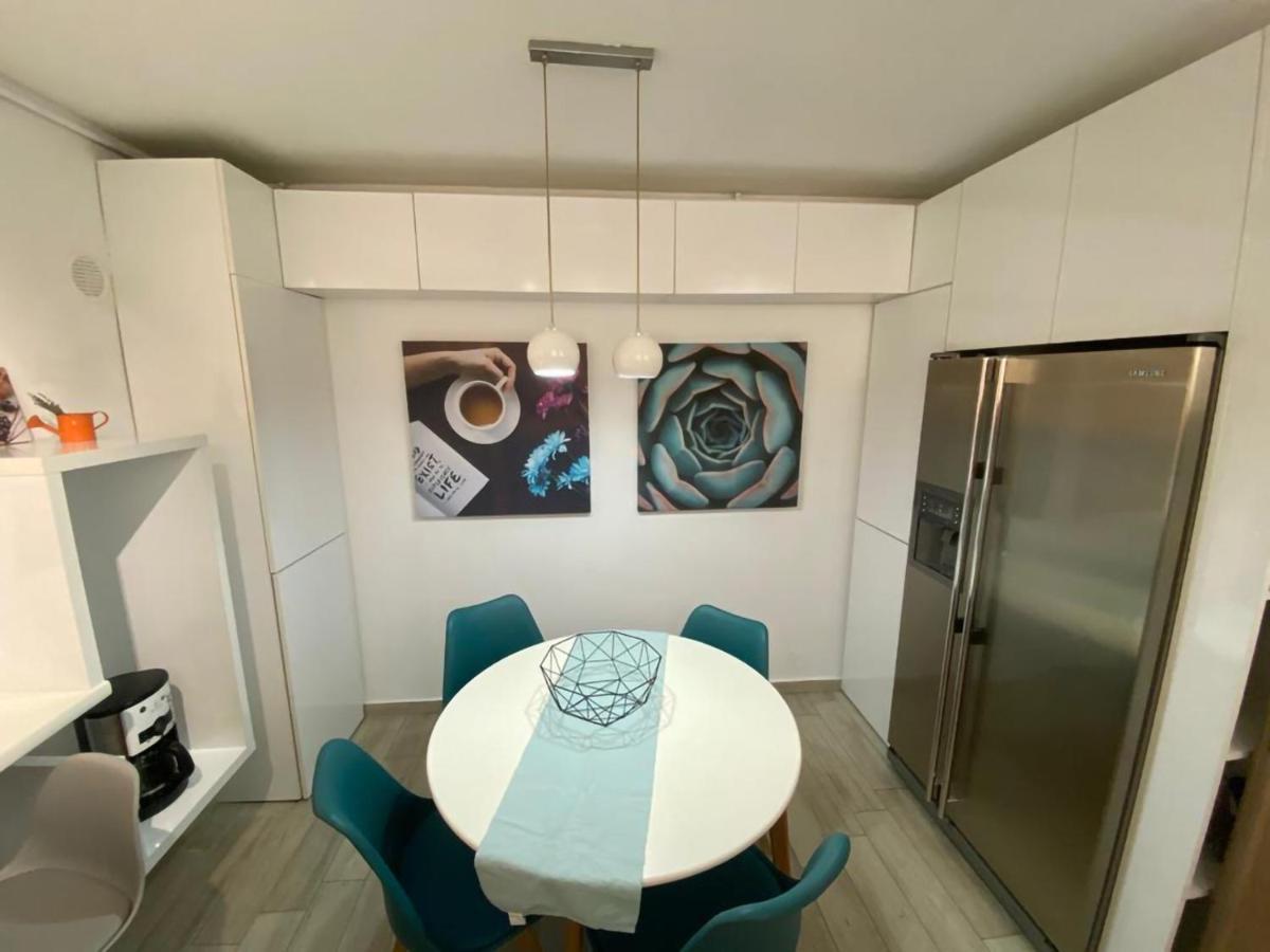 Beautiful Modern Apartment Craiova Exterior photo