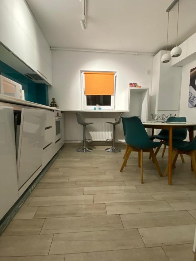 Beautiful Modern Apartment Craiova Exterior photo